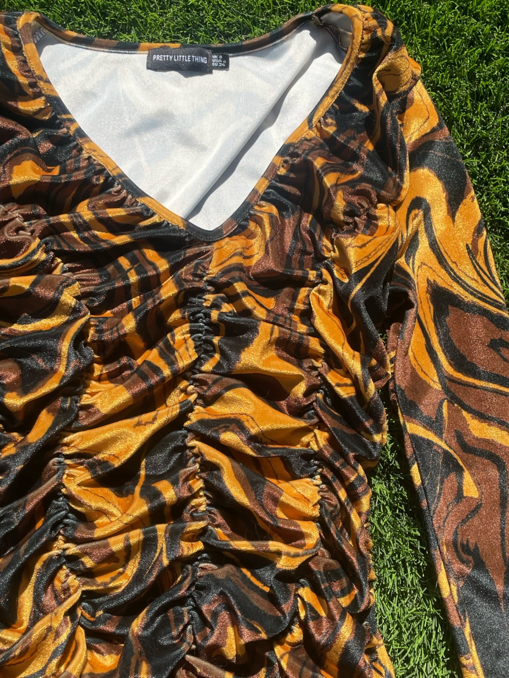 PrettyLittleThing Mustard, Black & Brown Swirl Ruched V-Neck Long Sleeve Top